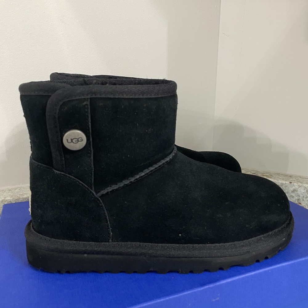 UGG Kid Jona unisex black suede boots size 13
